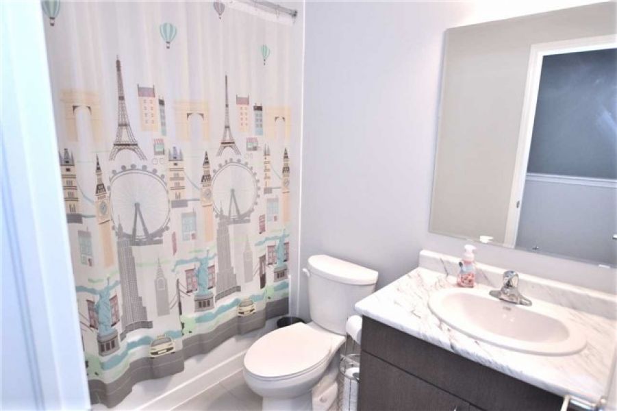 3 Bedroom Village Town House For Sale in Clarke, Milton