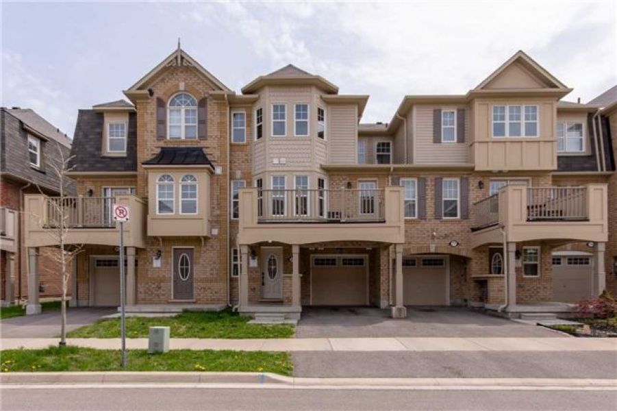 2 Bedroom Freehold Energy Star Townhouse Home for Sale in Willmott, Milton