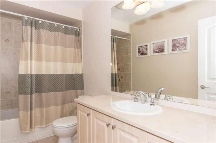 3 Bedroom End Unit Town Home for Sale in Scott, Milton