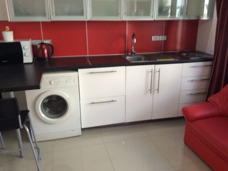 Pratumnak Corner Townhome in Village Bargain 