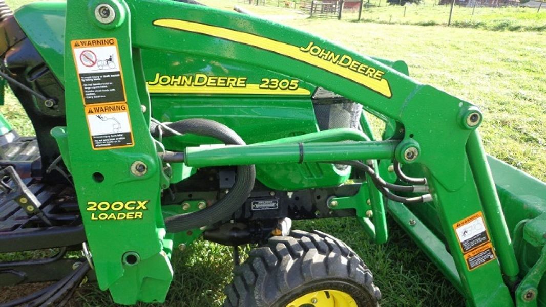 2008 John Deere 2305 4WD Loader Backhoe