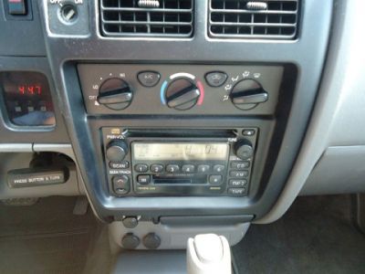 2004 Toyota Tacoma SR5 Extended Cab Pickup 2.4L