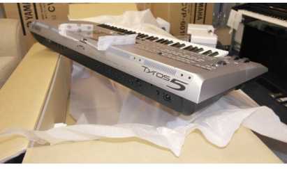Sell New Yamaha Tyros 5 76 Key Arranger Workstation Keyboard with stand speakers