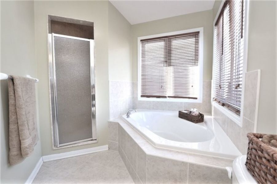 3 Bedroom Detached Home for Sale in Coates, Milton