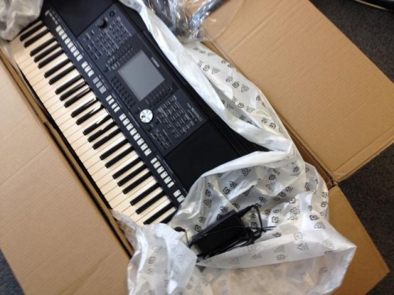 FOR SALE:  Yamaha Tyros 5 Workstation Keyboard