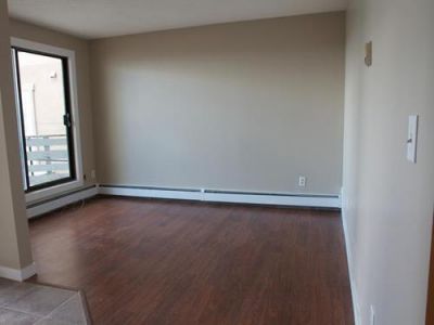 Parkhill Stanley Park Condo for Sale: 5 3820 Parkhill PL SW