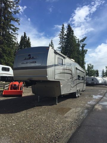 2003 Cedar Creek Silverstream 36Rlts 