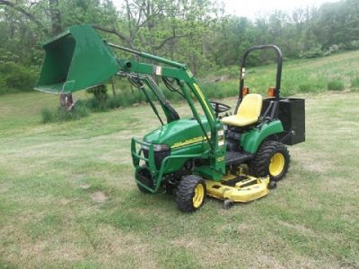 2008 John Deere 2305 4WD w/Loader Deck Ballast Box