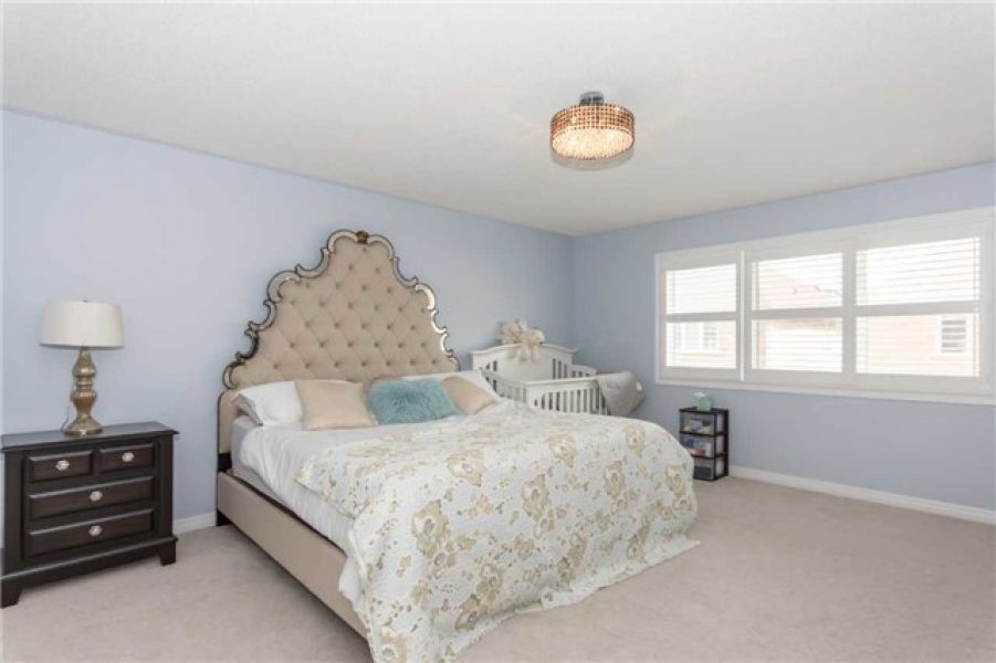 4 Bedroom Detached Home For Sale in Willmott, Milton