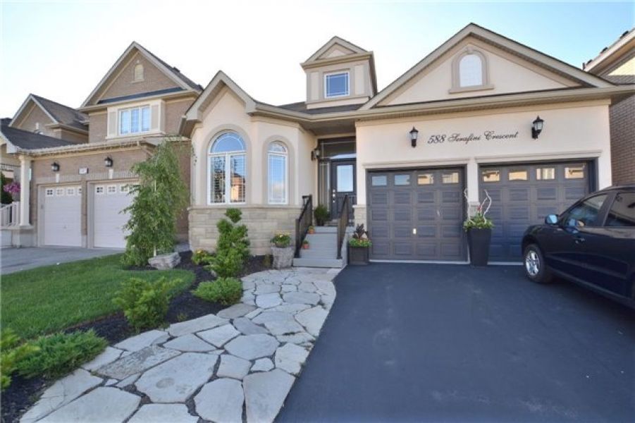 3+1 Detach Bungaloft Home for Sale in Willmont, Milton