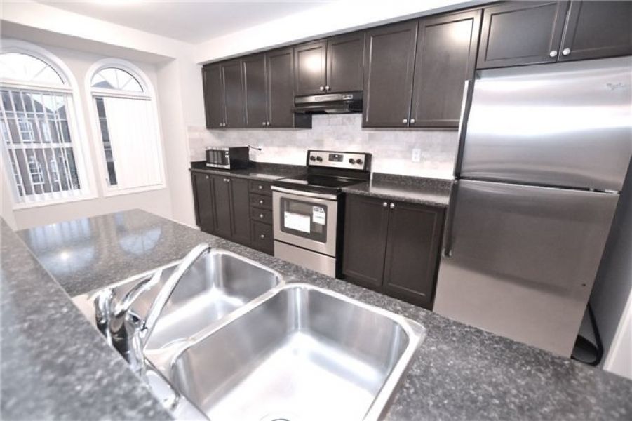 3 Bedroom Moonseed End Unit Freehold Mattamy Townhouse for Sale