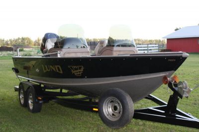 2001 Lund Pro-V 1900 Boat