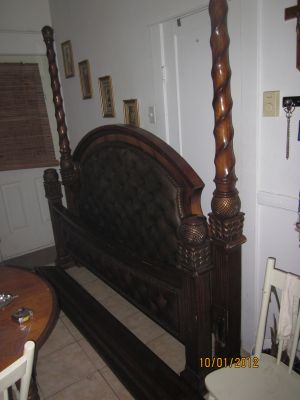 BEAUTIFULL OAKWOOD HANDMADE KING SIZE BED FRAMES