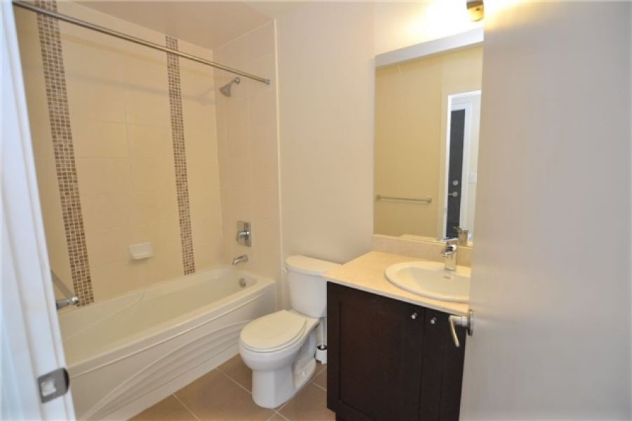 1 Bedroom Condo Apartment for Sale in City Centre, Mississauga