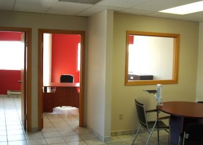 LAVAL - Commercial office for rent 933sqft. Furnished.