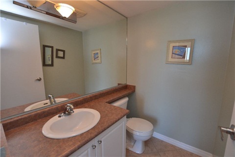 2 Bedroom Condo For Sale in Erindale, Mississauga 