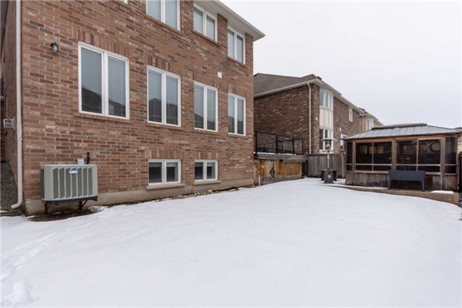 5 Bedroom Detach Home for Sale in Scott, Milton