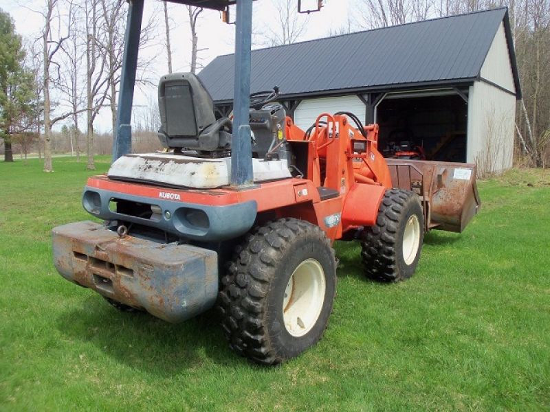 2000 Kubota R520 Articulating Wheel Loader