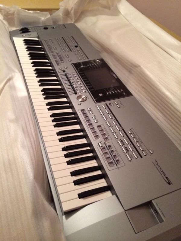 FOR SALE:  Yamaha Tyros 5 Workstation Keyboard