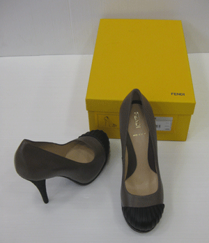 Fashionandstyle Italian Company sells high fashion accessories, bags, shoes Prada, Gucci, D&G, 