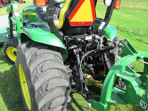 2010 John Deere 3520 Tractor w/ 300CX Loader