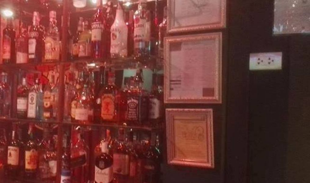 Thailand Pattaya Center Modern Bar with 4 Rental Rooms