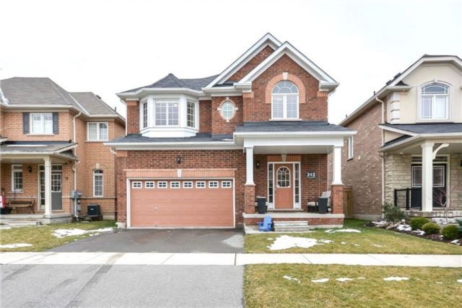 4 Bedroom Detach Home For Sale in Willmont, Milton