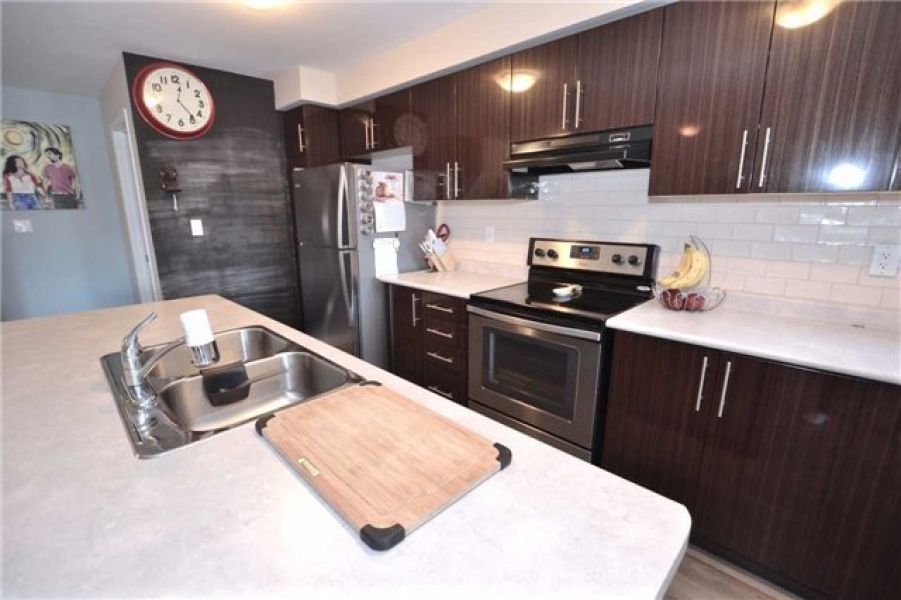 3 Bedroom Village Town House For Sale in Clarke, Milton