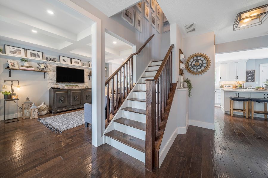 4 Bedroom Detached Home with Backyard Pool in Dorset Park, Milton