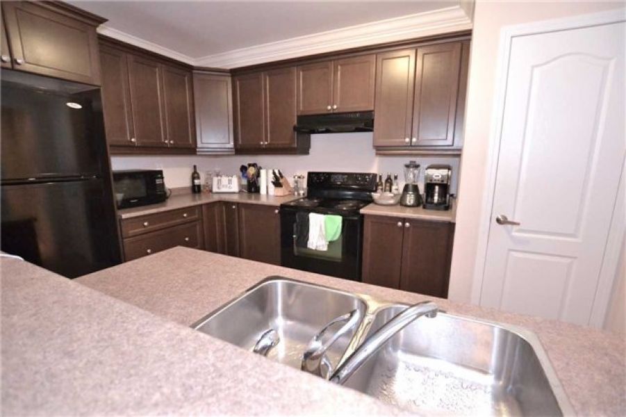 2 Bed Freehold Town House for Sale in Harrison, Milton