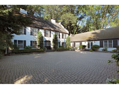 MINEOLA WEST ESTATE