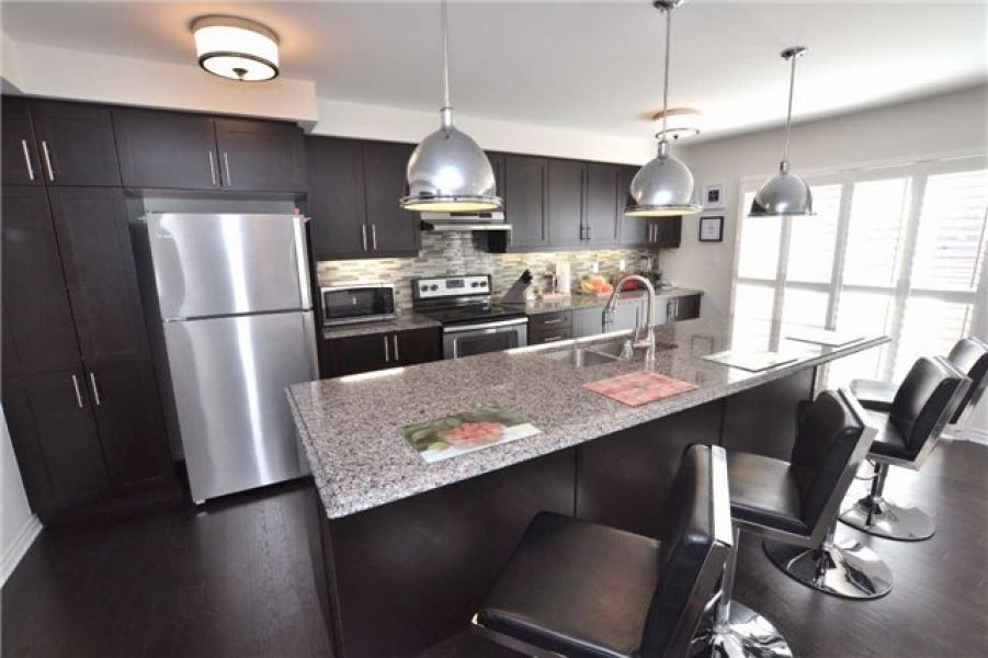 3 Bedroom Town house for Sale in Willmott, Milton