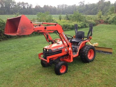 2002 Kubota B7500 4WD Loader Blade