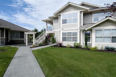 Bright Townhome in Awsome Location!