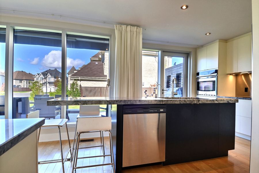 Gorgeous modern 4 (+1) bedroom home in West Island-MTL