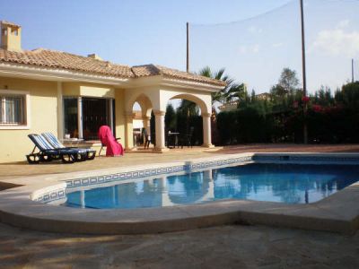 HOLIDAYVILLA WITH PRIVATE POOL AT GOLFCOURSE IN SPAIN COSTA BLANCA FOR RENT 