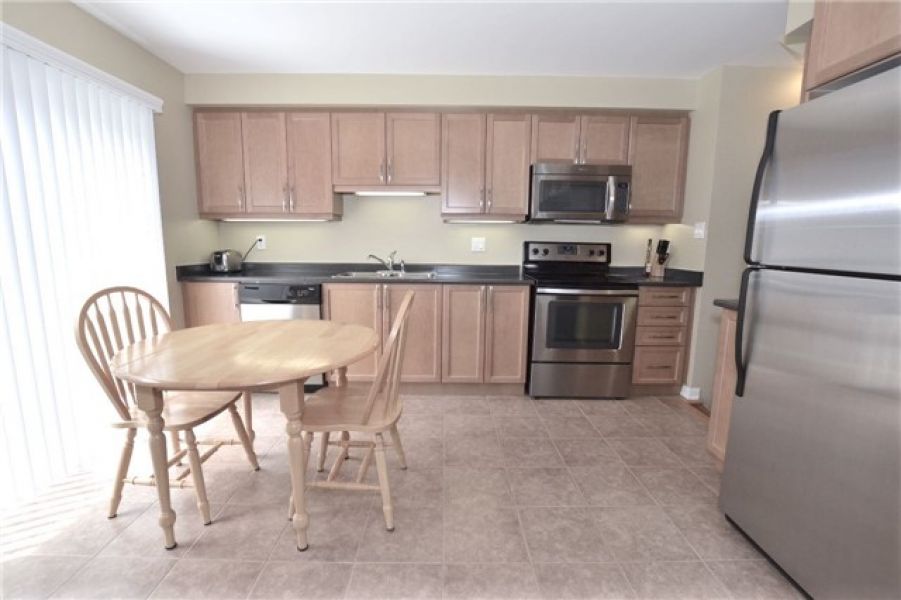 3 Bedroom Town house For Sale in Harrison, Milton