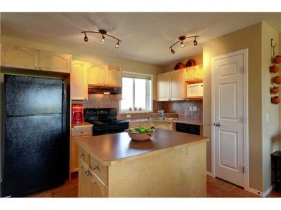 PRICE REDUCED! Evergreen House for Sale: 126 Everwillow CI SW