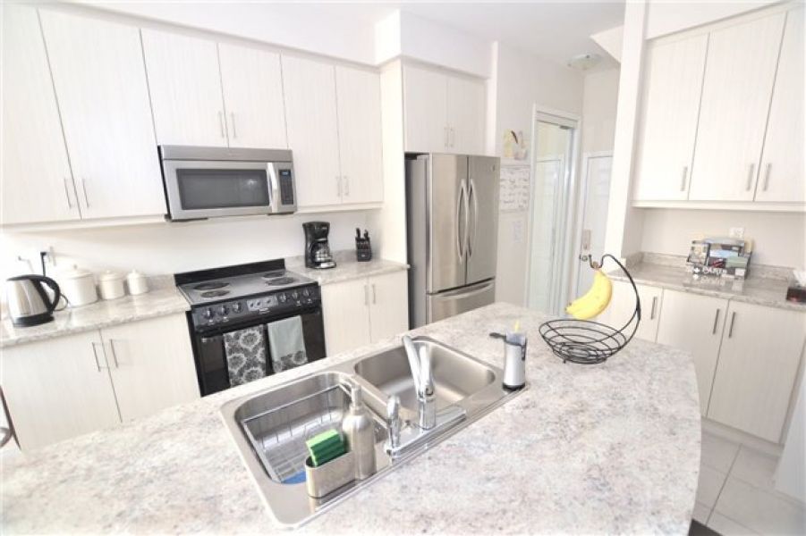 4 Bedroom Detached Home For Sale in Willmont, Milton