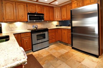 PRICE REDUCED: Bayview Condo for Sale: 19 68 Baycrest PL SW