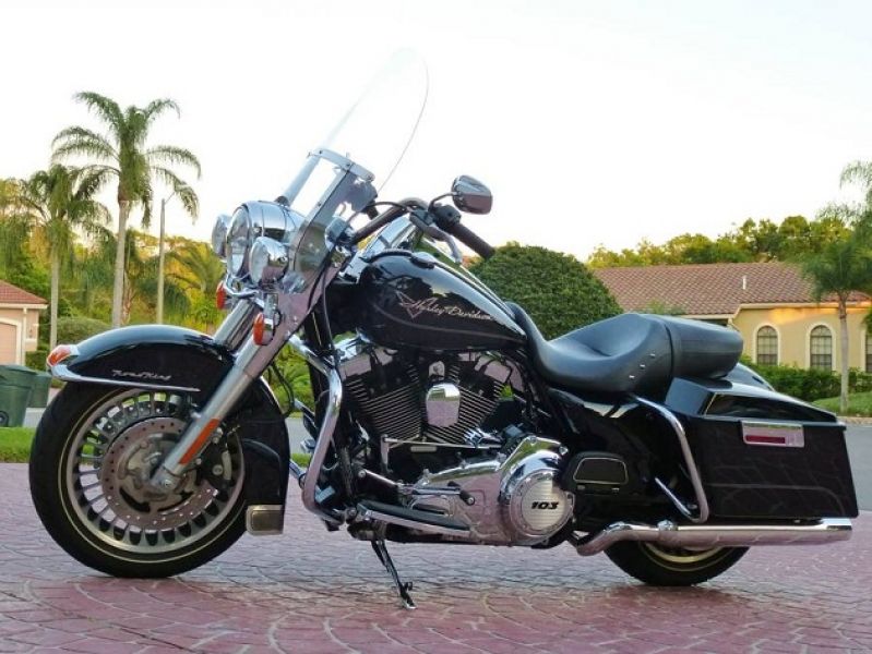 2013 Harley Davidson Touring FLHR Road King Top Of The Line!