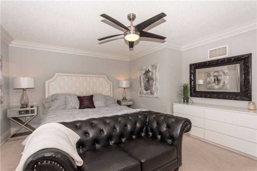 4+1 Bed Luxurious Detach Home For Sale in Willmott, Milton