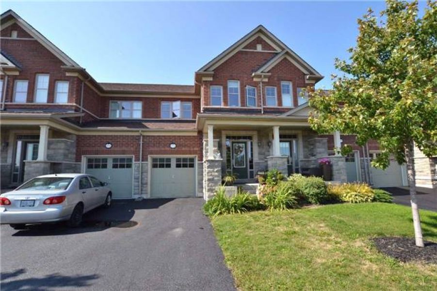 3 Bedroom Town Home for Sale in Scott, Milton