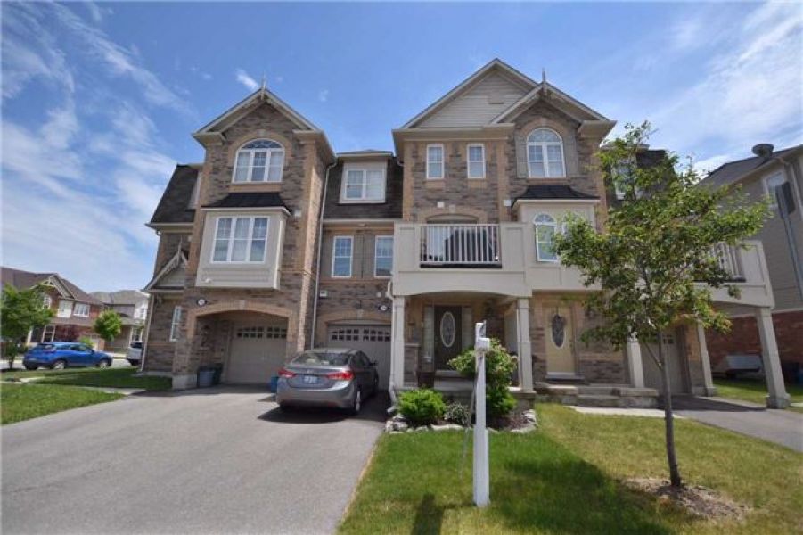2 Bed Freehold Town House for Sale in Harrison, Milton