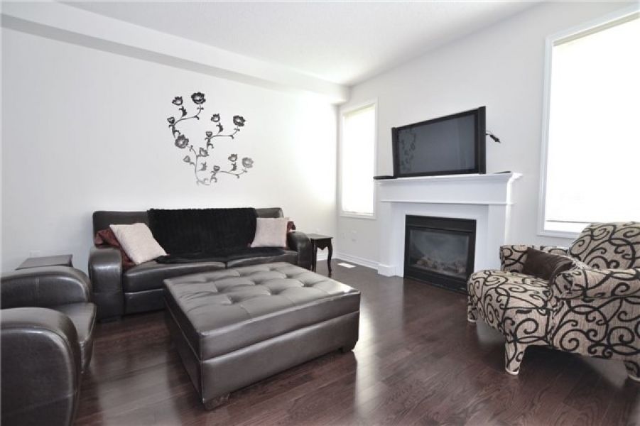 4 Bedroom Detached Home For Sale in Willmont, Milton