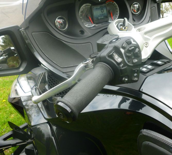 2010 Can Am Spyder RT- Black Low Miles w/Extras SM5