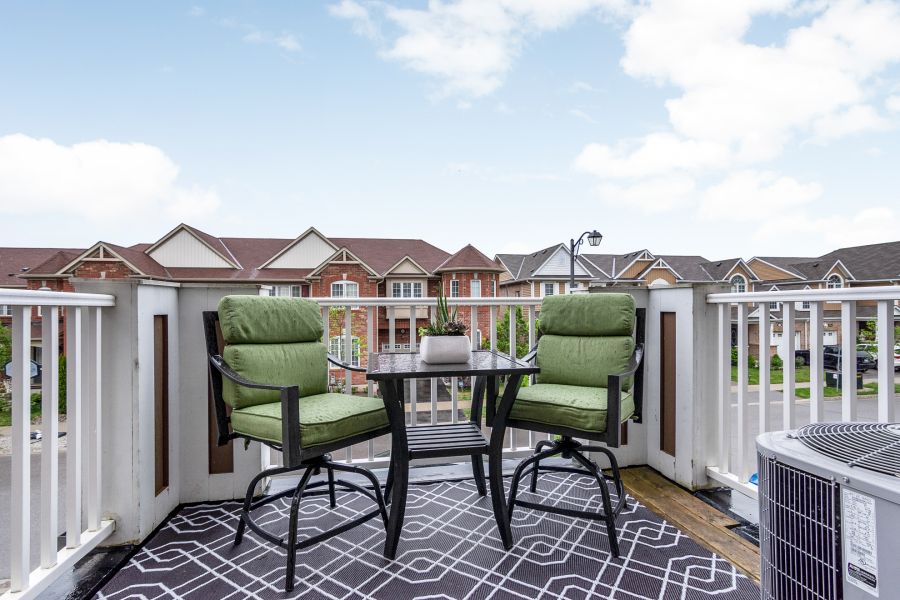 2 Bedroom Freehold Townhouse for Sale in Willmott, Milton