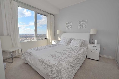 One Bedroom Condo Apartment For Sale In Mississauga