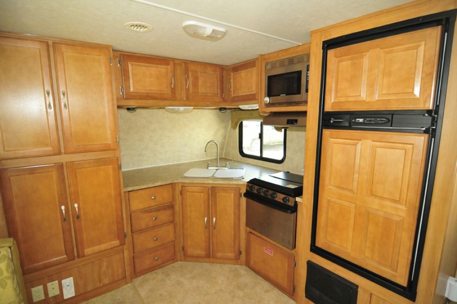 2006 DUTCHMAN TUNDRA 27FK