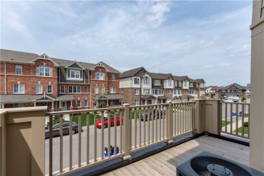 2 Bedroom Freehold Energy Star Townhouse Home for Sale in Willmott, Milton